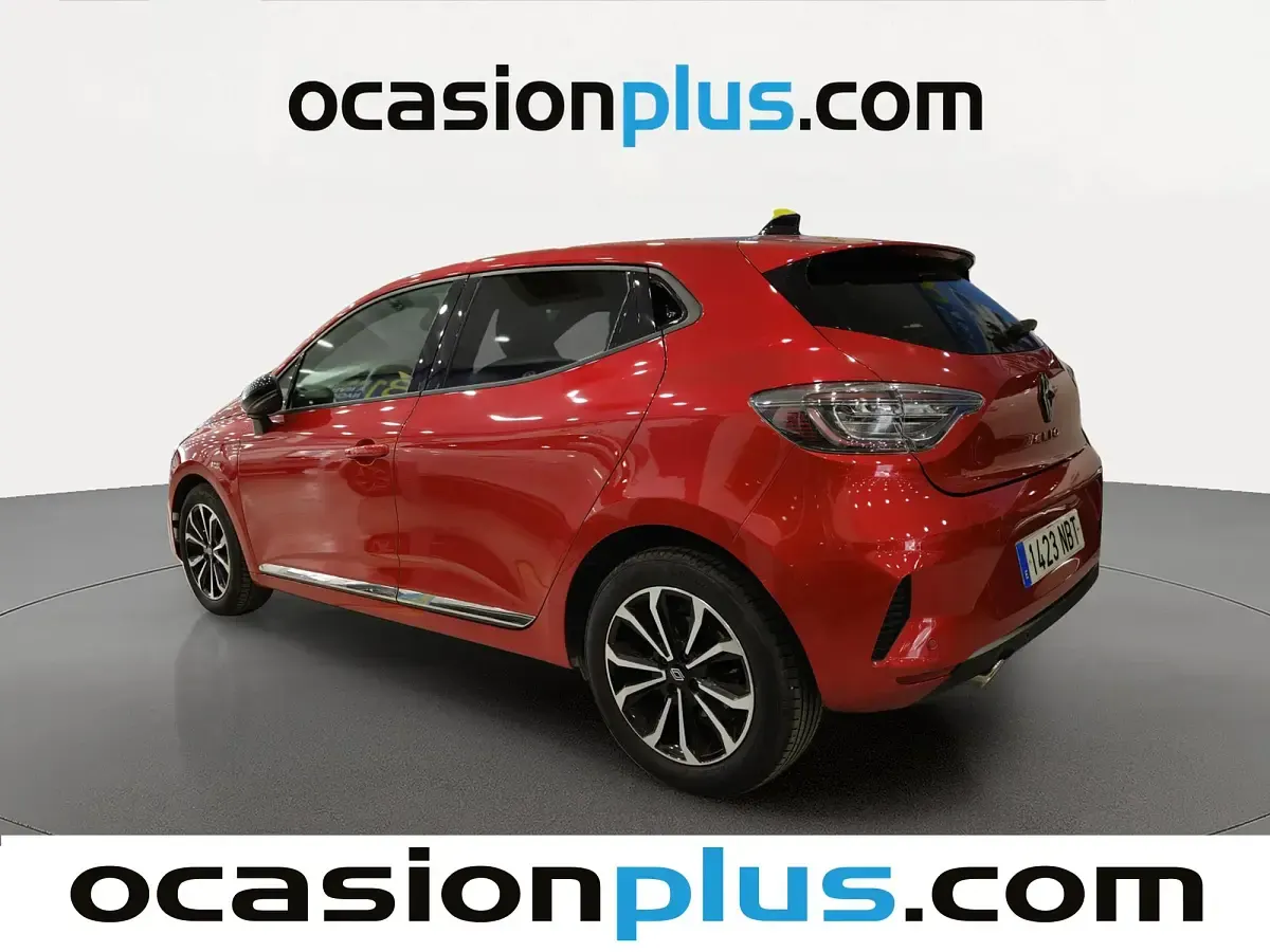 Usado Renault Clio Techno 101 CV (74 kW) 2025 Rojo Utilitario