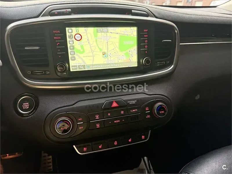 Usado Kia Sorento GT-Line 200 CV (147 kW) 2018 Gris / plata SUV