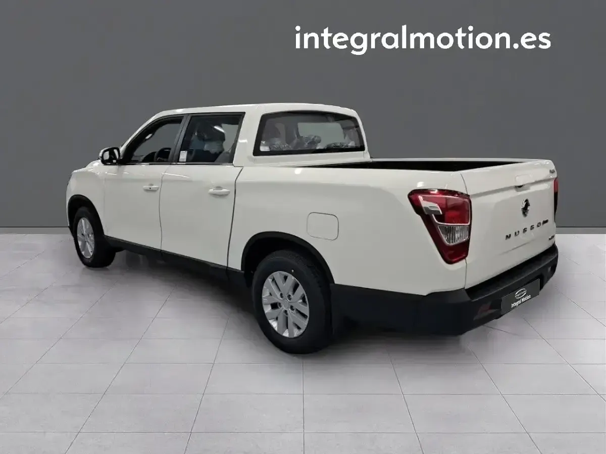 Nuevo SsangYong Musso 202 CV (148 kW) 2025 Blanco Berlina