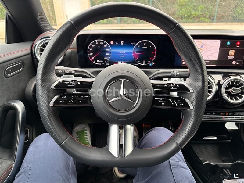 Usado Mercedes CLA200 Shooting Brake 150 CV (110 kW) 2024 Negro Familiar