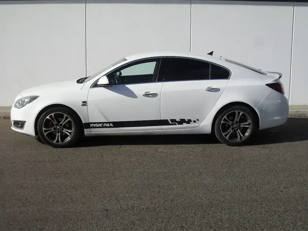 Usado Opel Insignia Excellence 140 CV (102 kW) 2015 Blanco Berlina