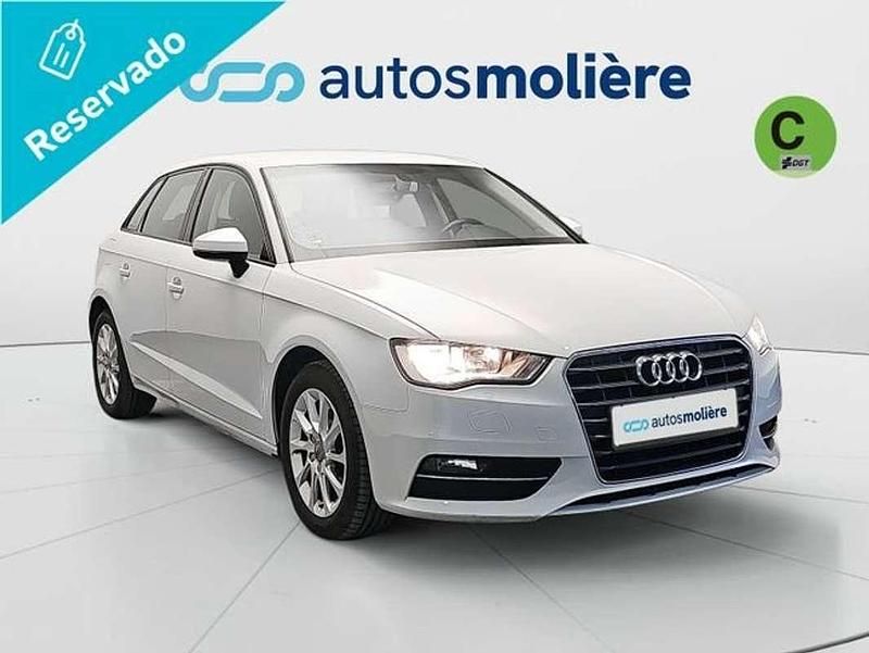 Usado Audi A3 Sportback Attraction 110 CV (80 kW) 2015 Blanco Utilitario