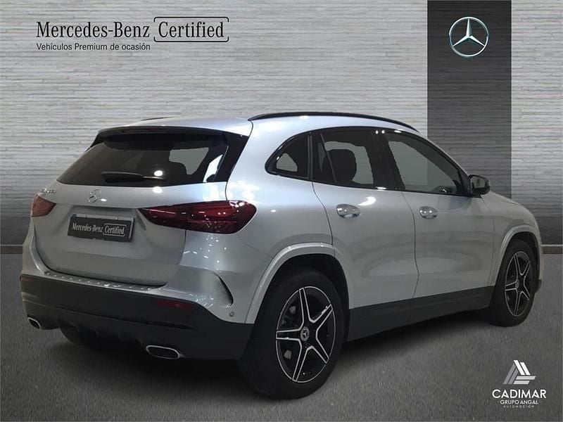 Usado Mercedes GLA200 AMG line 150 CV (110 kW) 2024 Gris SUV