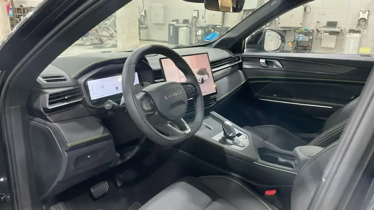 Usado Lynk & Co 01 279 CV (205 kW) 2026 Negro SUV