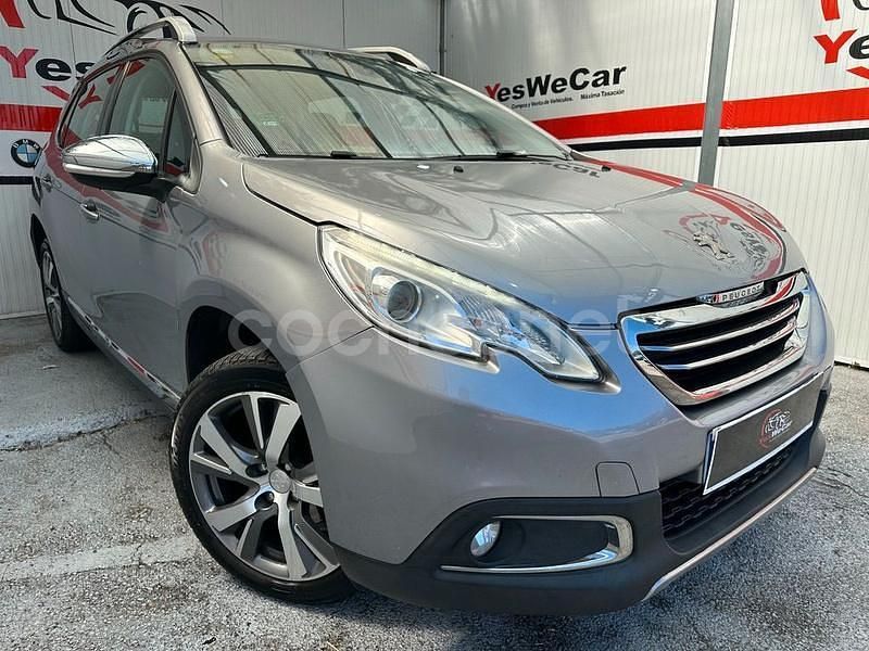 Usado Peugeot 2008 Allure 120 CV (88 kW) 2015 Gris / plata SUV