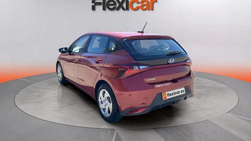 Usado Hyundai i20 84 CV (61 kW) 2022 Rojo Berlina