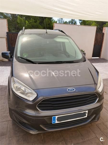 Gris / plata Usado 2017 Ford Tourneo Courier Titanium Monovolumen | 10.500 € (Buen precio) - Imagen 1/4