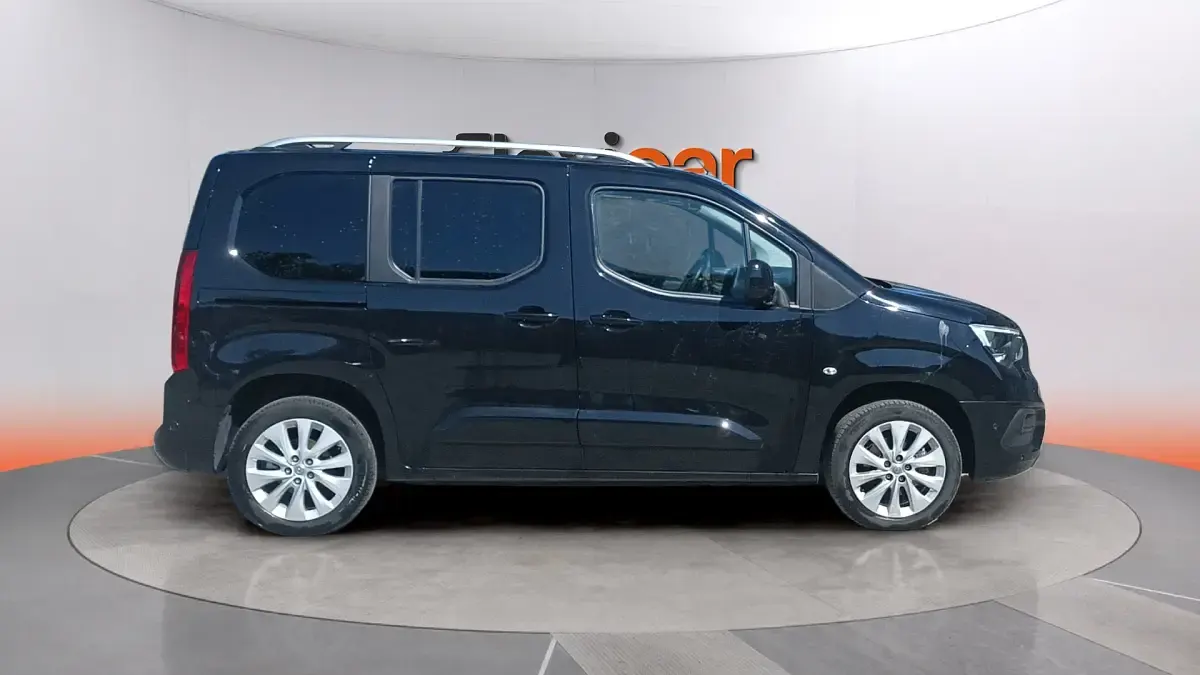 Usado Opel Combo Life 131 CV (96 kW) 2020 Negro Monovolumen