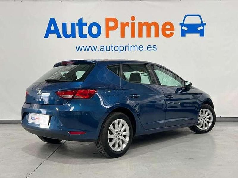 Usado Seat Leon Style 110 CV (80 kW) 2015 Azul Berlina