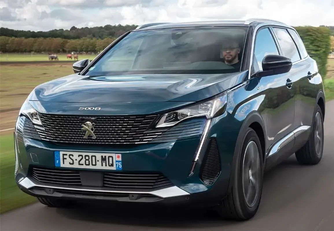 Usado Peugeot 5008 GTi 131 CV (96 kW) 2021 Blanco SUV