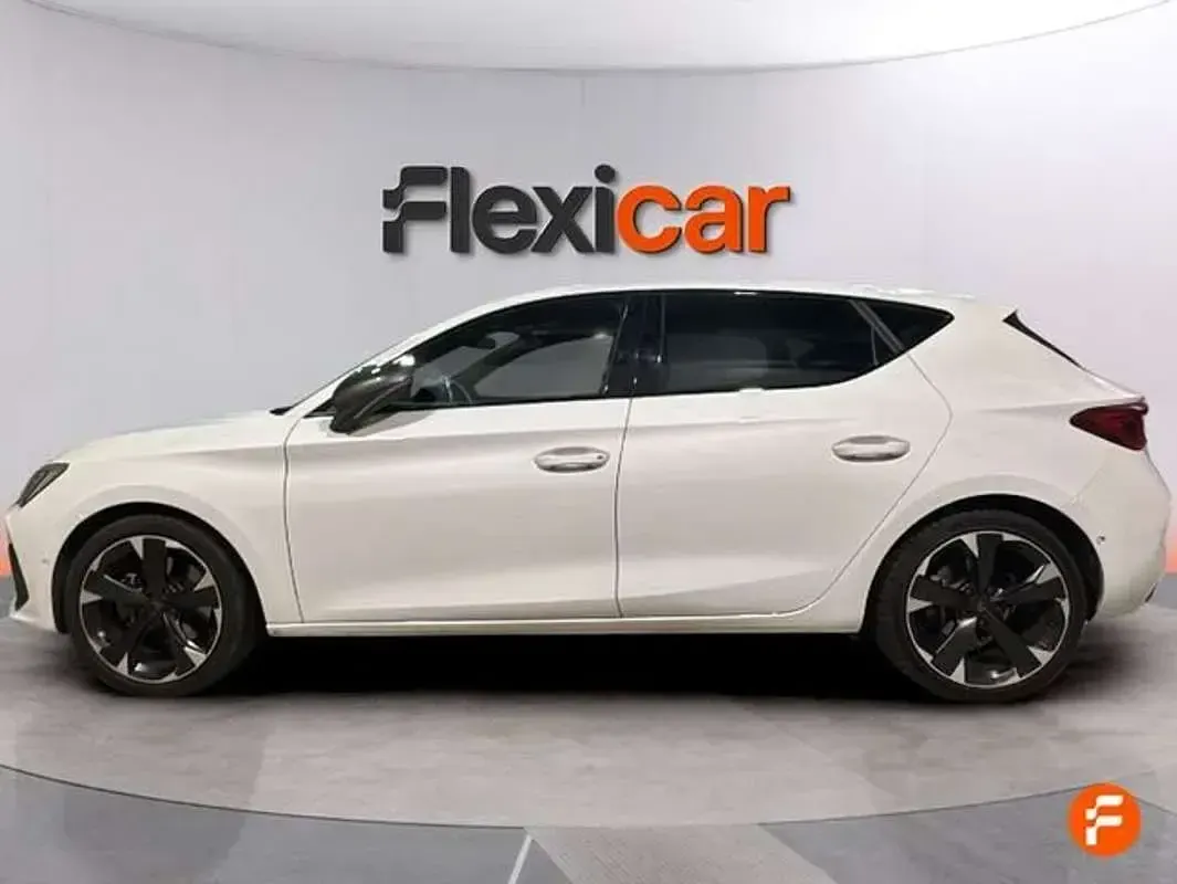 Usado Cupra Leon 190 CV (139 kW) 2024 Blanco Utilitario
