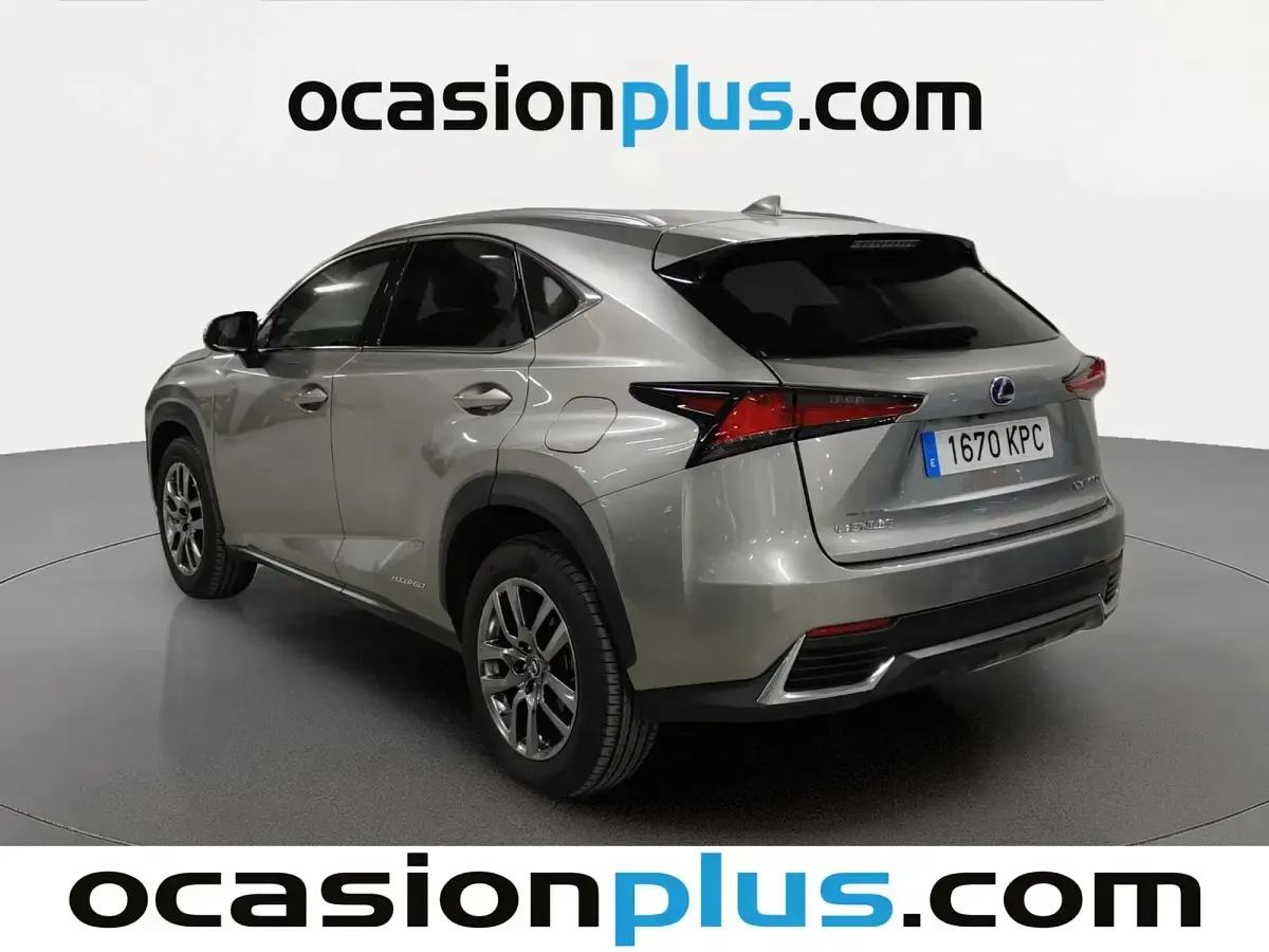 Usado Lexus NX300h Luxury Line 197 CV (144 kW) 2018 Gris SUV