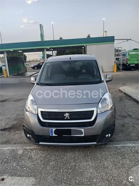 Gris / plata Usado 2015 Peugeot Partner Tepee Active Monovolumen | 9500 € (Buen precio) - Imagen 1/4