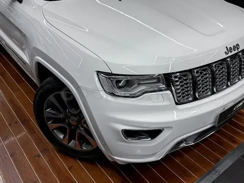 Usado Jeep Grand Cherokee Overland 250 CV (183 kW) 2017 Blanco SUV