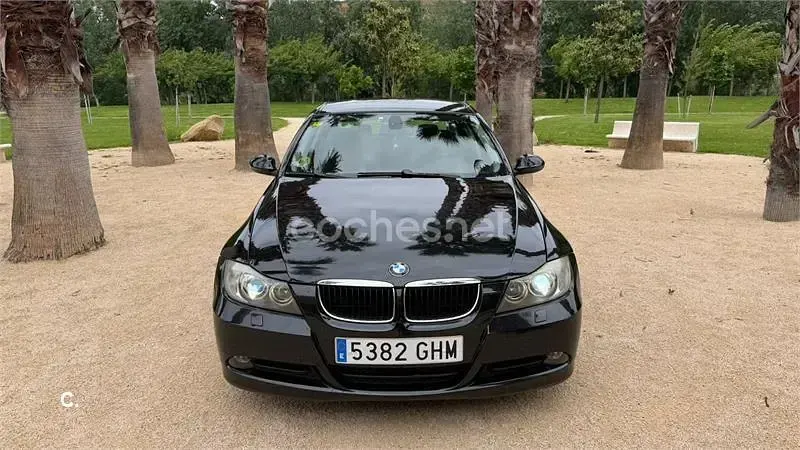 Käytetty BMW 318 143 HP (105 kW) 2009 Musta Sedan