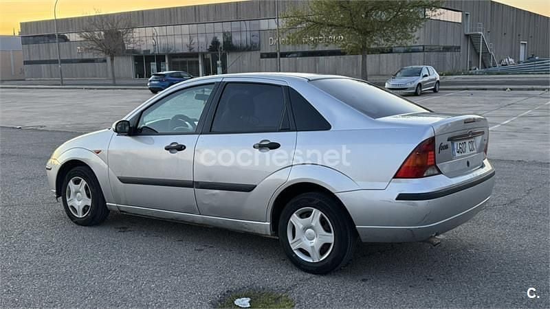 Brugt Ford Focus Ambiente 90 HK (66 kW) 2002 Grå Sedan