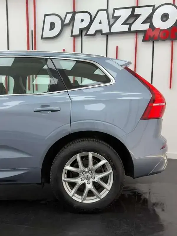 Usado Volvo XC60 Momentum 150 CV (110 kW) 2020 Azul SUV