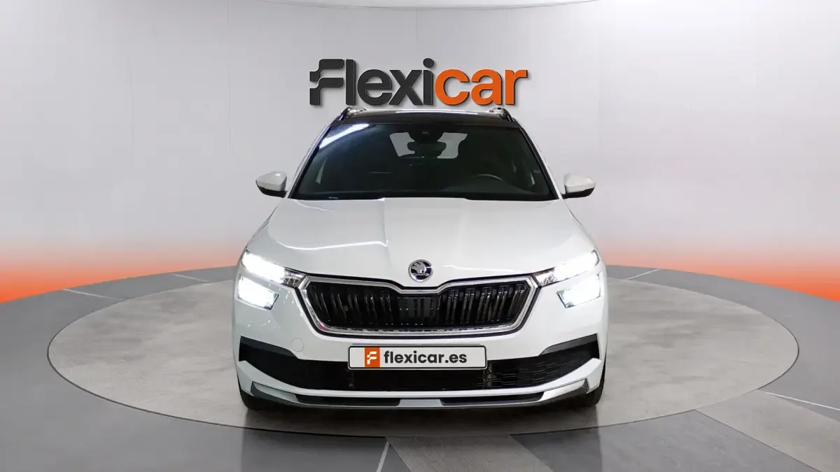 Usado Skoda Kamiq Sport 150 CV (110 kW) 2021 Blanco SUV