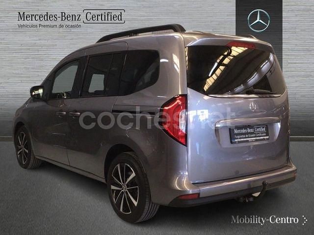 Usado Mercedes T180 116 CV (85 kW) 2025 Gris / plata Monovolumen