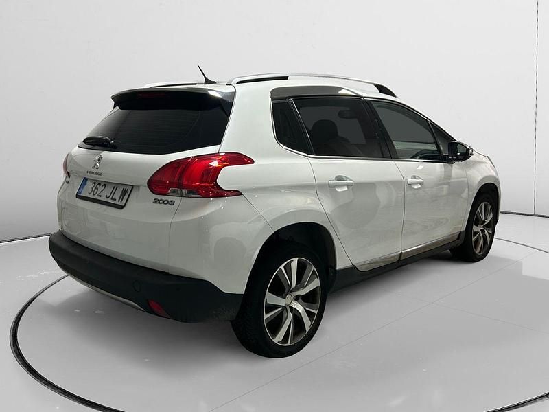 Usado Peugeot 2008 Allure 100 CV (73 kW) 2016 Blanco SUV
