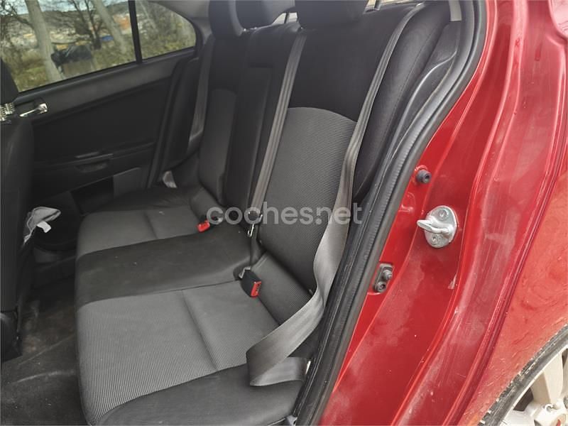 Usado Mitsubishi Lancer Sportback Inform 143 CV (105 kW) 2010 Granate Berlina