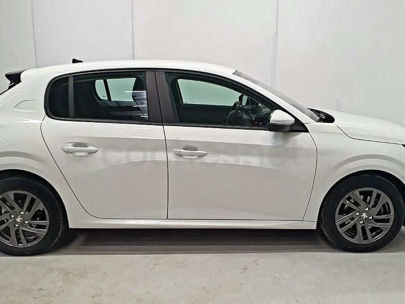 Usado Peugeot 208 Active 100 CV (73 kW) 2021 Blanco Utilitario