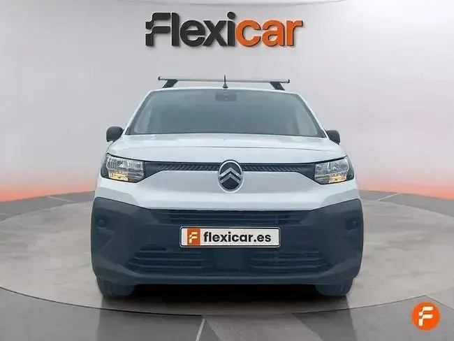 Usado Citroën Berlingo Feel 102 CV (75 kW) 2024 Blanco Monovolumen