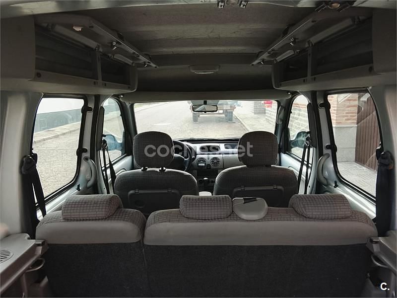 Usado Renault Kangoo Expression 85 CV (62 kW) 2009 Gris / plata Familiar