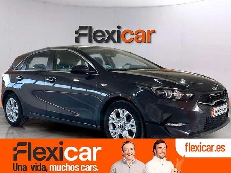Usado Kia Ceed 120 CV (88 kW) 2022 Gris Utilitario