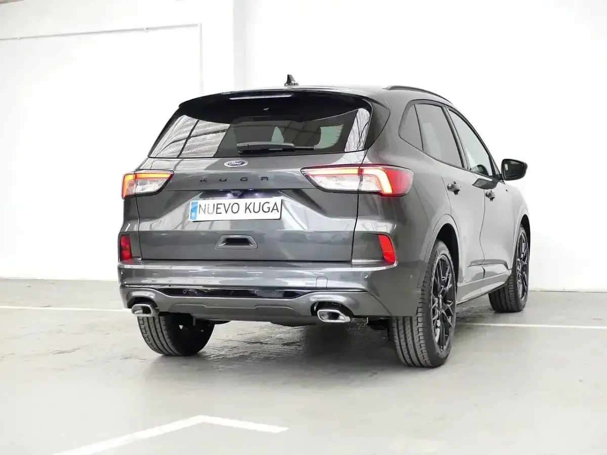 Usado Ford Kuga ST-Line X 150 CV (110 kW) 2023 Gris SUV