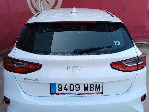 Usado Kia Ceed 100 CV (73 kW) 2022 Blanco Utilitario