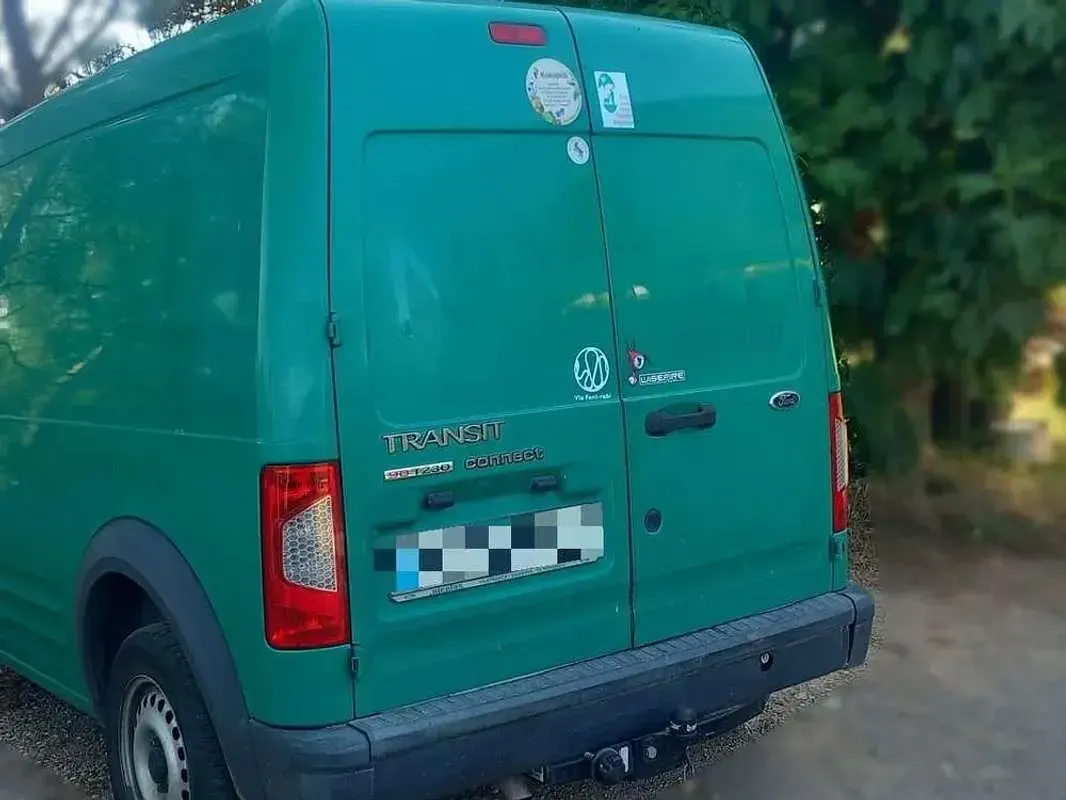 Usado Ford Tourneo 90 CV (66 kW) 2013 Verde Monovolumen