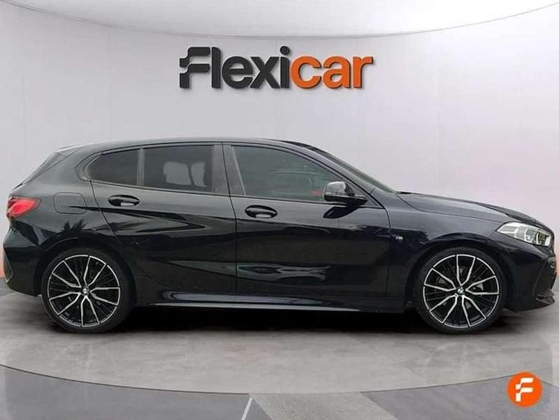 Usado BMW 118 136 CV (100 kW) 2022 Negro Utilitario