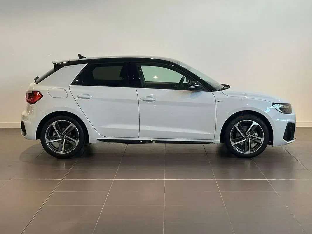 Usado Audi A1 Sportback Black Edition 116 CV (85 kW) 2025 Blanco Utilitario