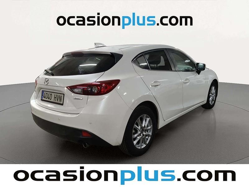 Käytetty Mazda 3 Style 101 HP (74 kW) 2014 Valkoinen Viistoperä