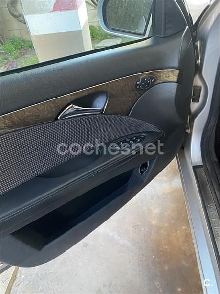Usado Mercedes E320 Avantgarde 224 CV (164 kW) 2004 Gris / plata Berlina