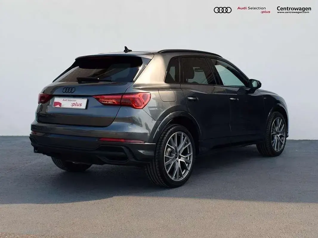 Usado Audi Q3 Ambiente 150 CV (110 kW) 2024 Gris / plata SUV
