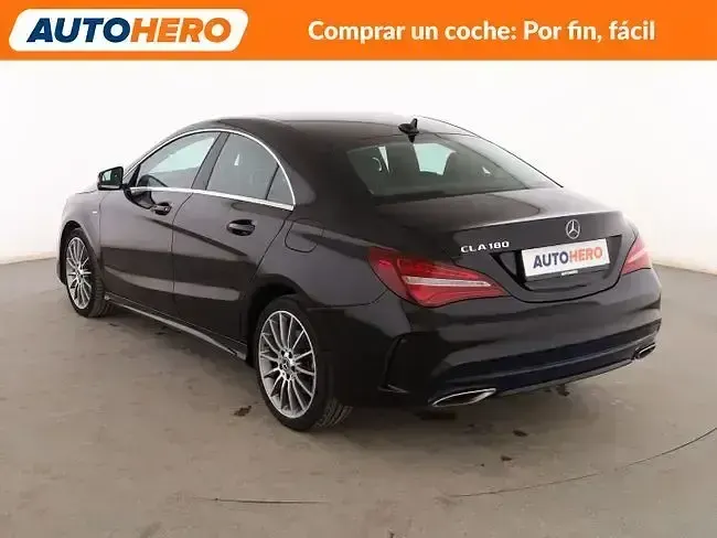 Usado Mercedes CLA180 Urban 122 CV (89 kW) 2019 Negro Coupe