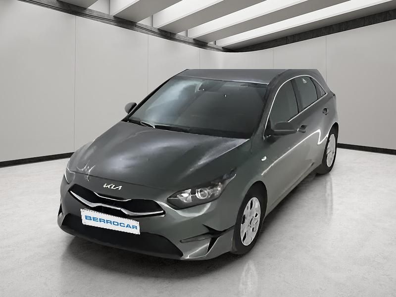 Verde Usado 2024 Kia Ceed Utilitario | 18.990 € (Precio justo) - Imagen 1/4