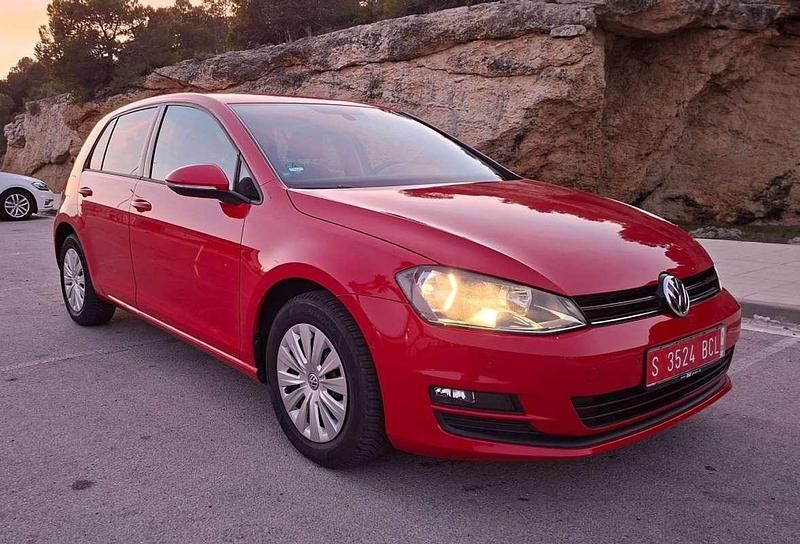 Usado VW Golf VII Edition 105 CV (77 kW) 2013 Rojo Utilitario