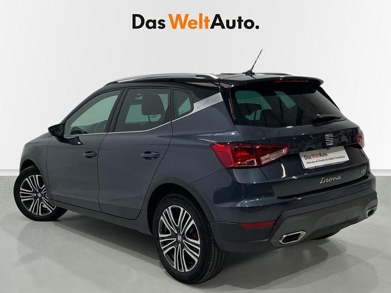Usado Seat Arona FR 115 CV (84 kW) 2024 Gris SUV