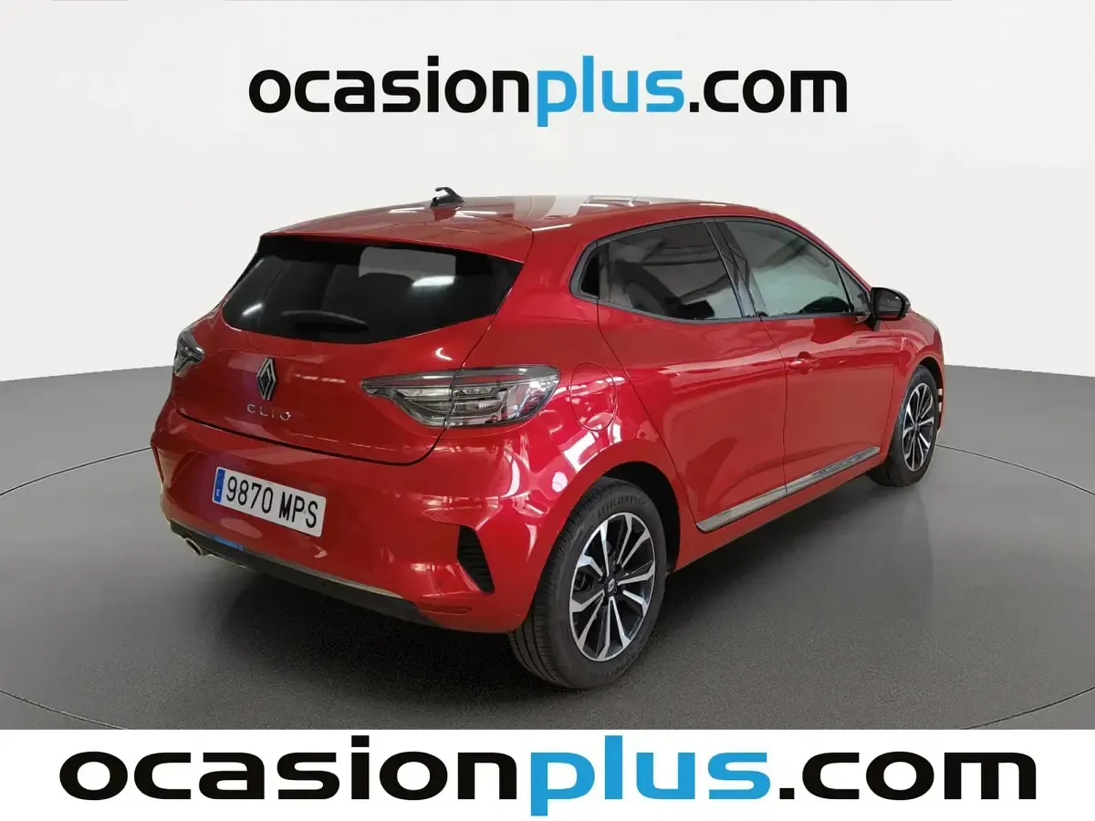 Usado Renault Clio Techno 91 CV (66 kW) 2024 Rojo Utilitario