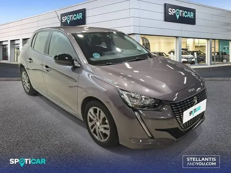 Usado Peugeot 208 Active 100 CV (73 kW) 2022 Gris / plata Utilitario