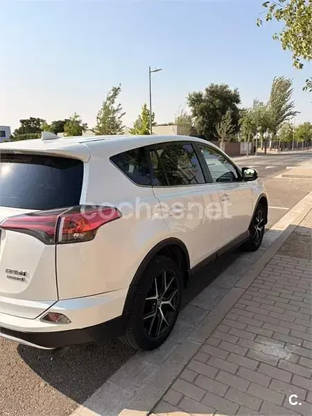 Usado Toyota RAV4 Hybrid 197 CV (144 kW) 2016 Blanco SUV