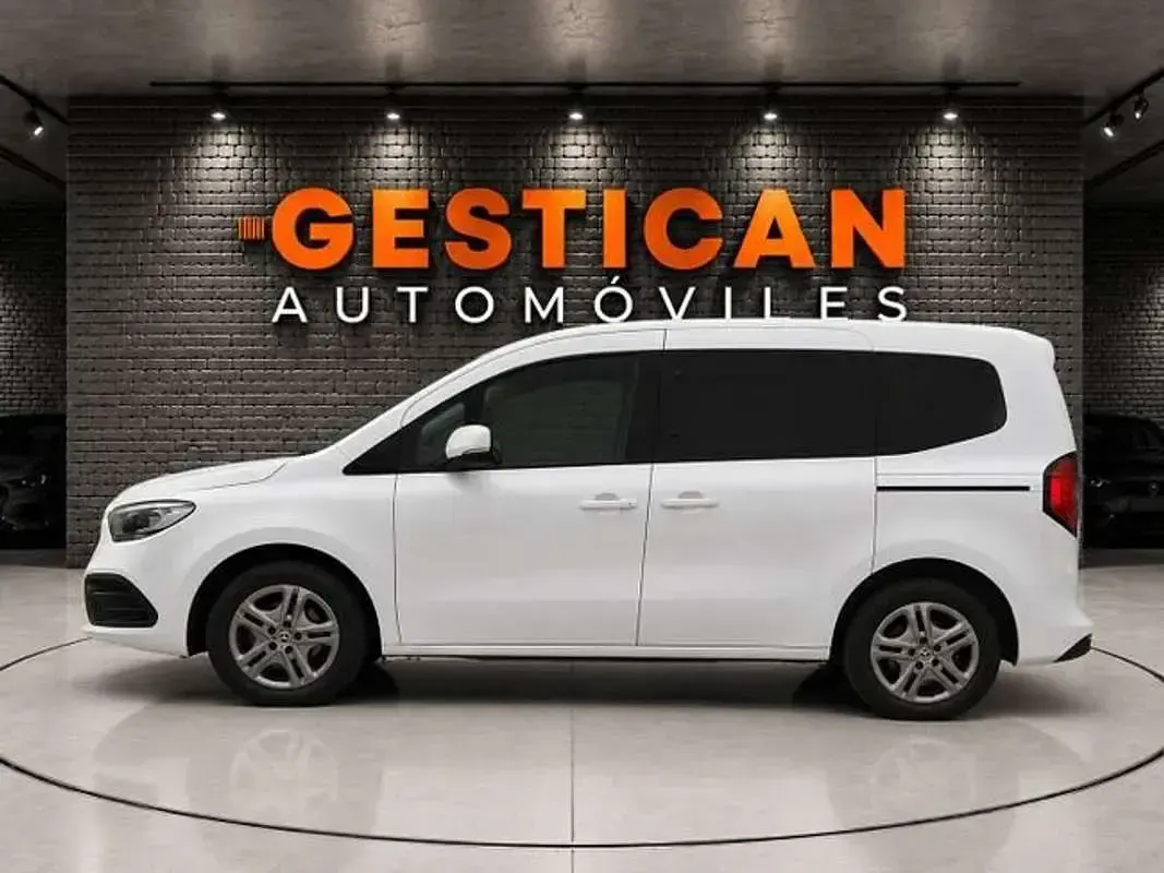 Usado Mercedes T160 102 CV (75 kW) 2023 Blanco Monovolumen
