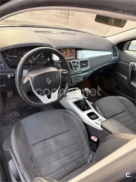 Usado Renault Laguna III Expression 130 CV (95 kW) 2008 Negro Familiar