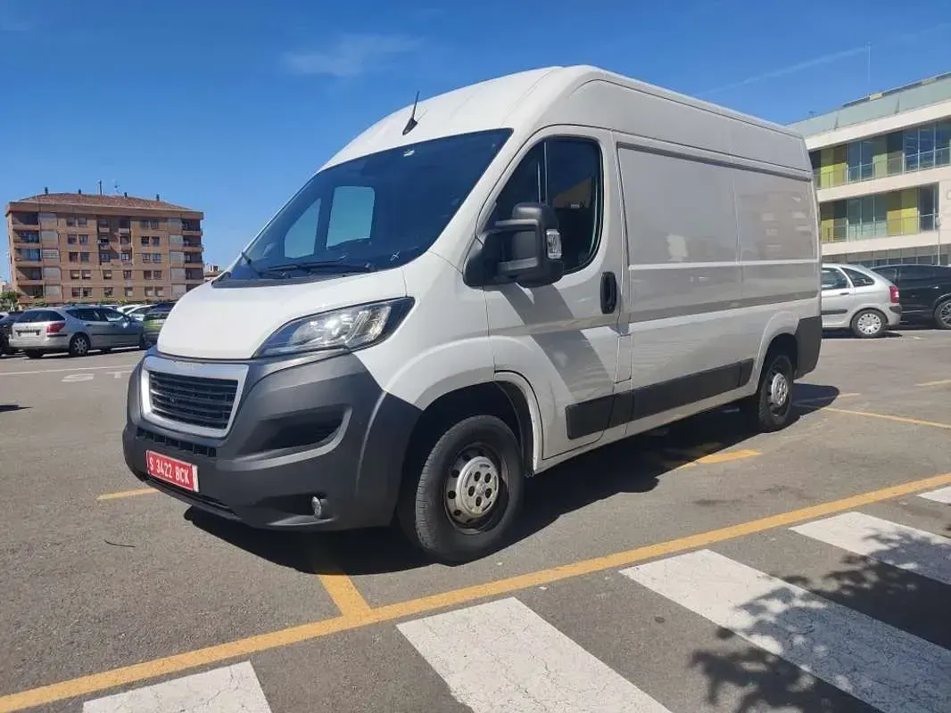 Usado Peugeot Boxer S 165 CV (121 kW) 2022 Blanco Van