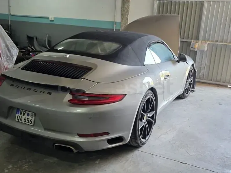 Usado Porsche 911 Carrera 4S Cabriolet 450 CV (330 kW) 2020 Gris / plata Descapotable