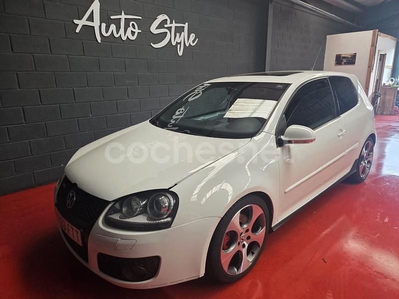 Usado VW Golf V GTI 200 CV (147 kW) 2007 Blanco Berlina