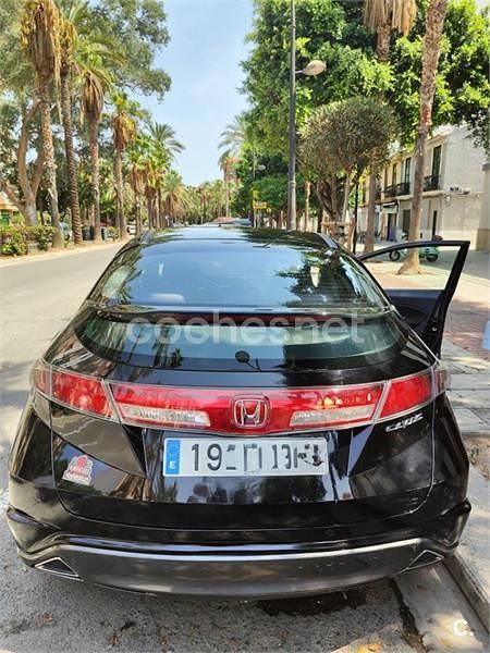 Usado Honda Civic Comfort 100 CV (73 kW) 2009 Negro Berlina